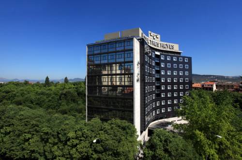 Pamplona España codigo de promocion booking.com